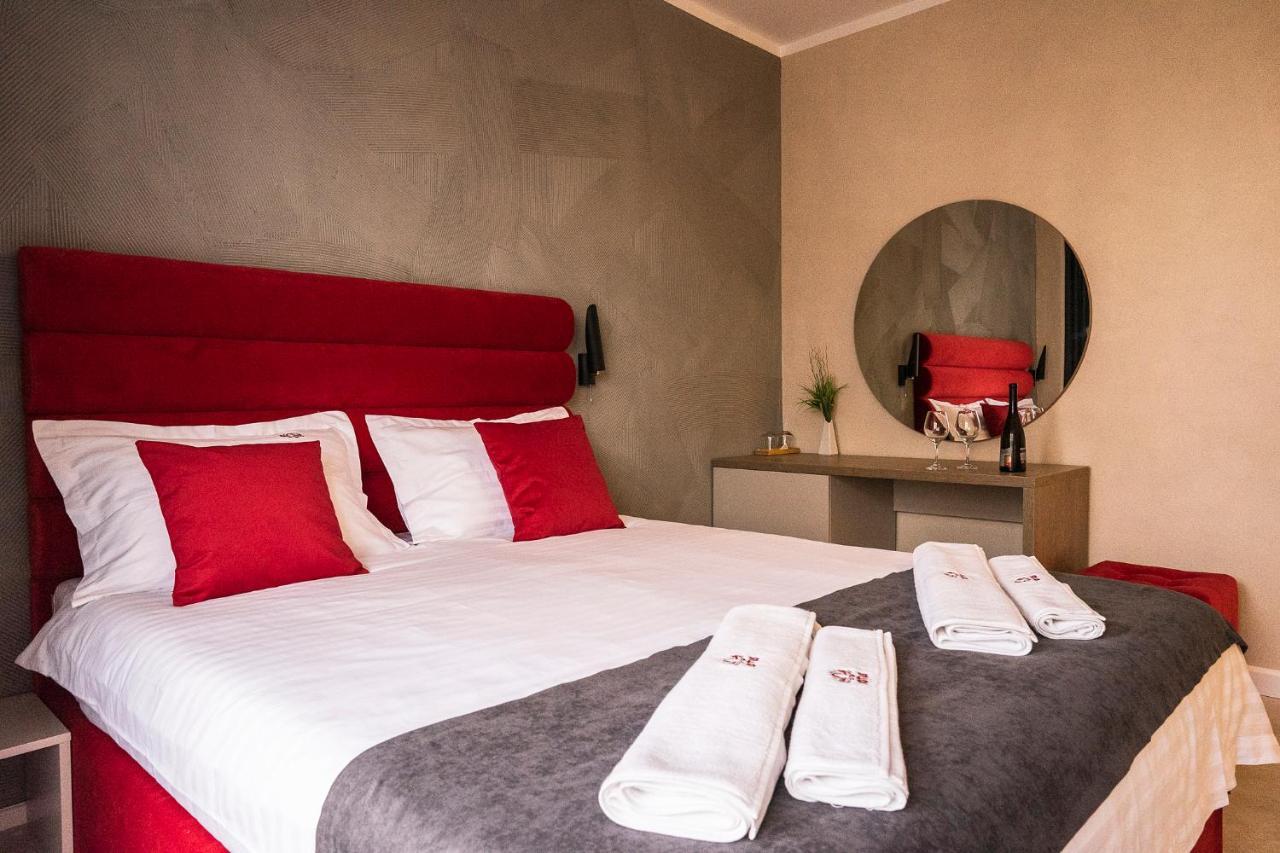 Lotus Exclusive Bed & Breakfast Navodari Exterior photo